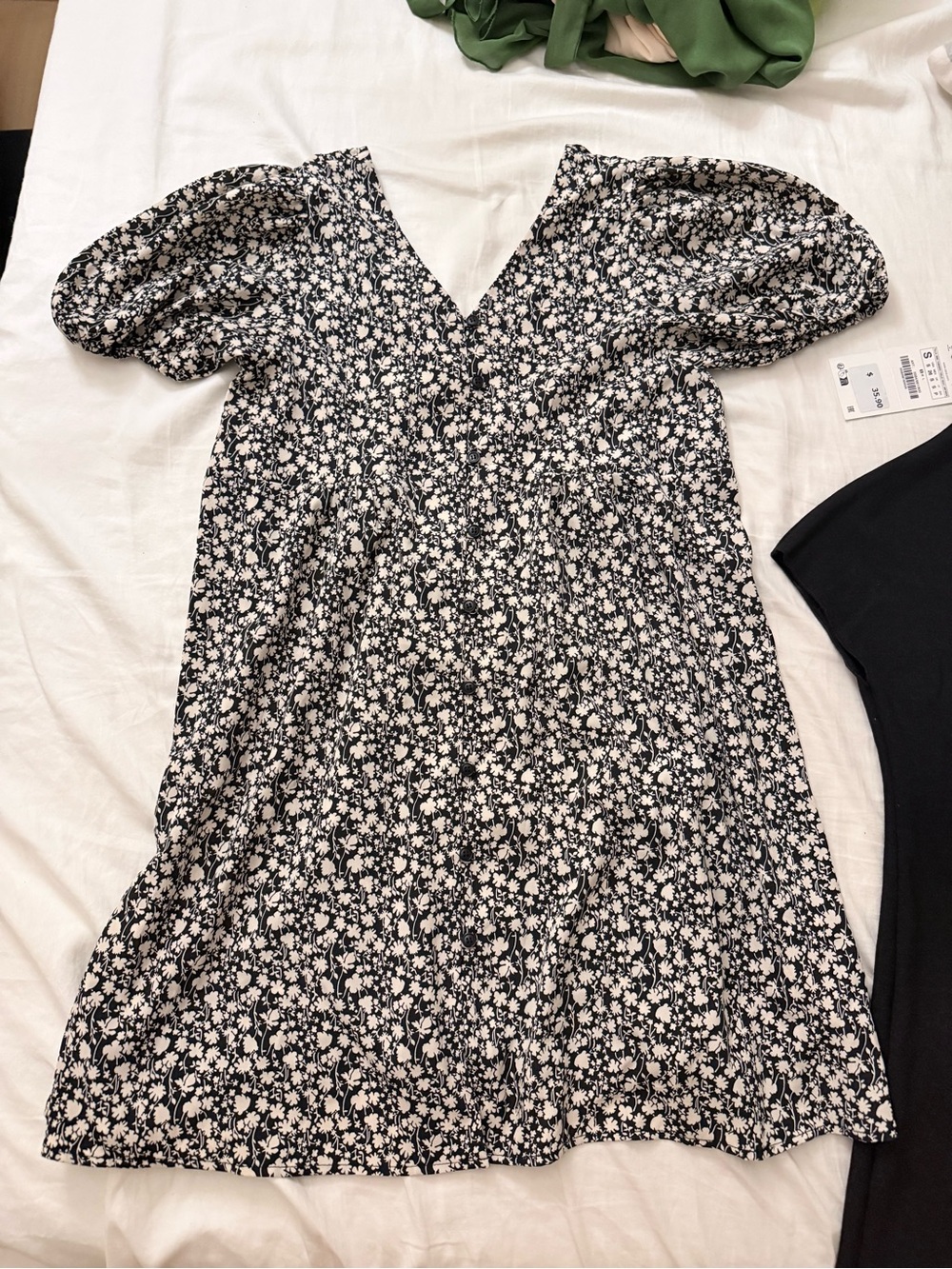 Zara Black & White Floral Puff-Sleeve V-Neck Dress